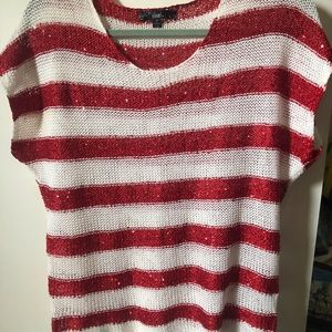 White and red straps knitted sequins.